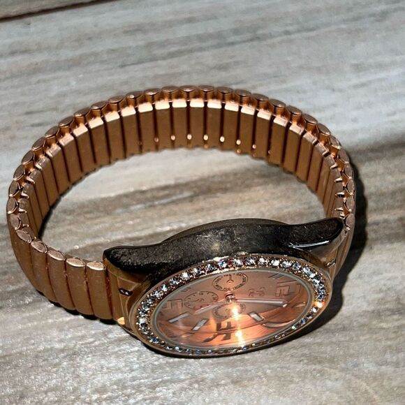 Charming Charlie Wristwatch Womens Rose Gold And Rhinestones Stretch Band Tested - Picture 6 of 8